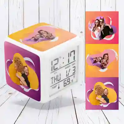 Personalizirani digitalni sat s tri slike