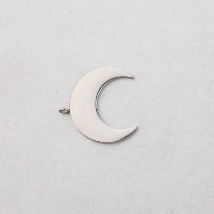 Ženska ogrlica s privjeskom polumjeseca