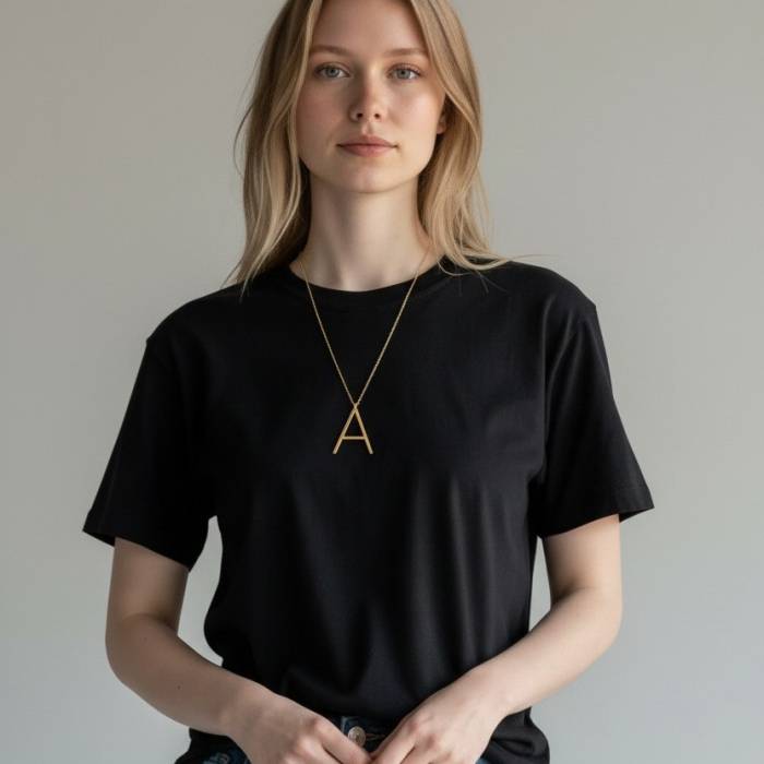 Ženska ogrlica s personaliziranim slovom