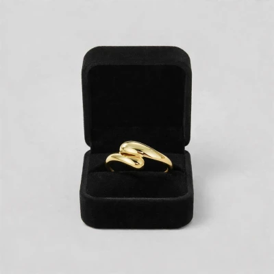 Ženski prsten s kapljicom