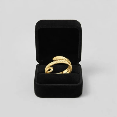 Ženski prsten sa simbolom zmije