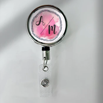 Držači za retractabilne bedževe