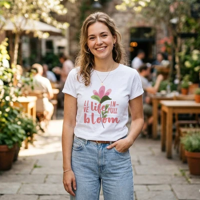 Prilagođena majica za žene – Vibracije cvjetanja