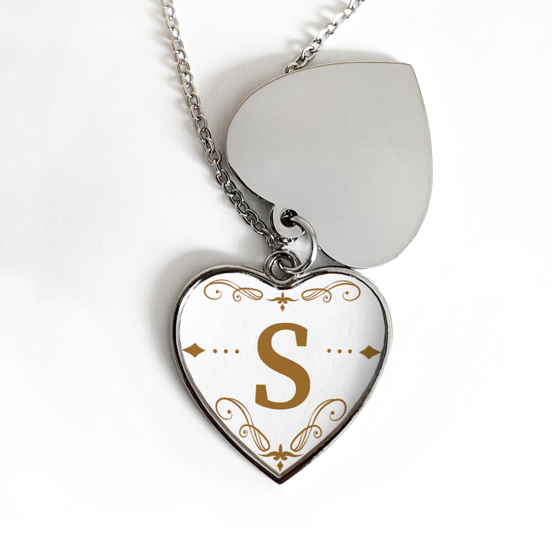 Personalizirani medaljon u obliku srca - Elegantni monogram